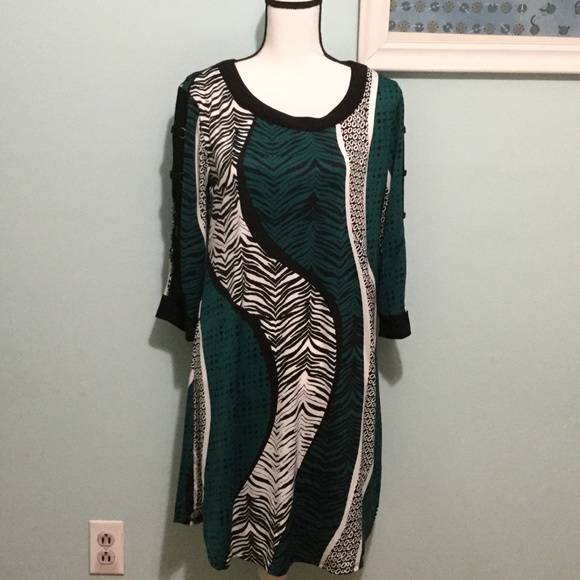 Per Seption. Concept Dresses & Skirts - NWT - Per Seption  Concept- Green Print Dress